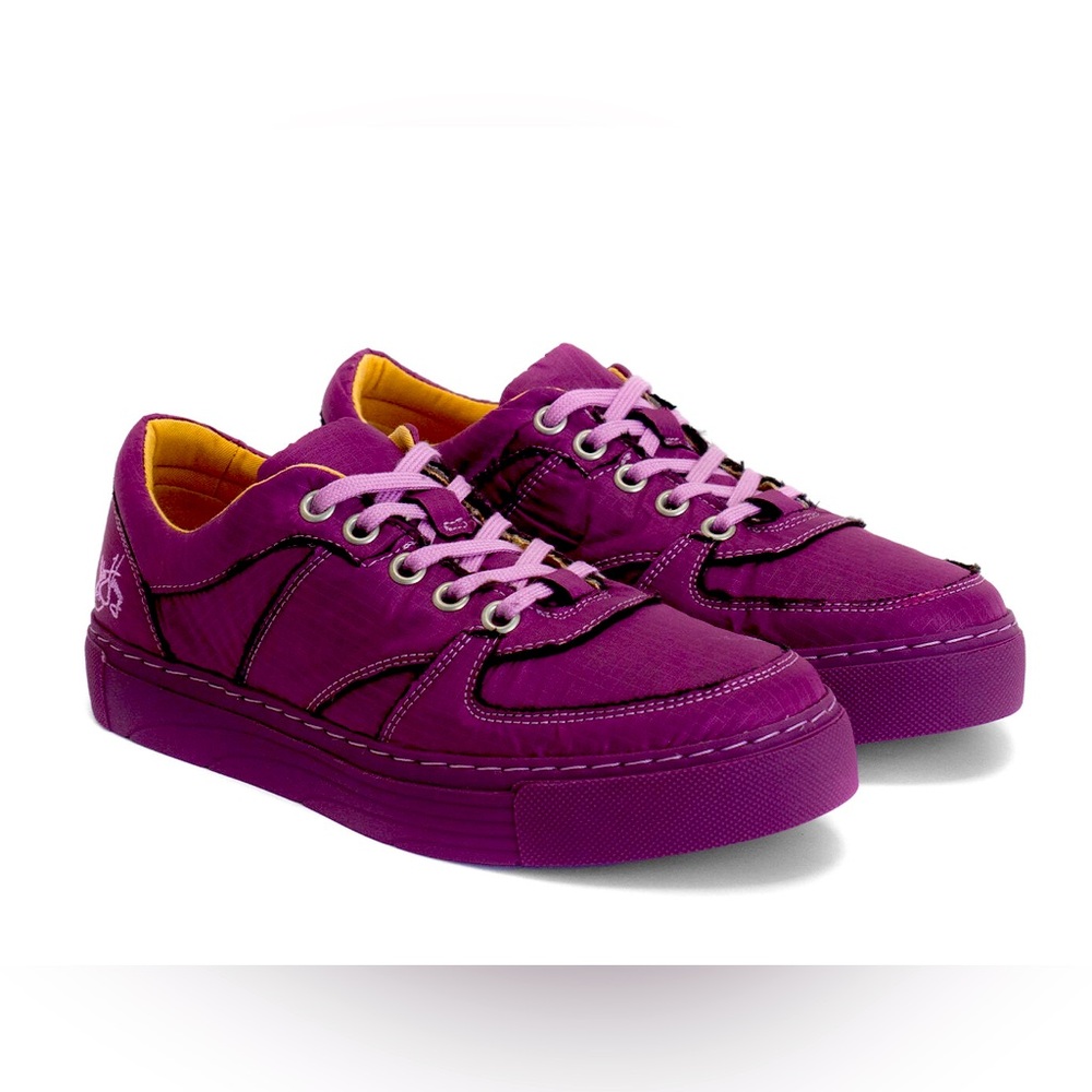 John Fluevog Vegan Vogs Lopro Leeside lace up sneaker womens 7, mens 5
